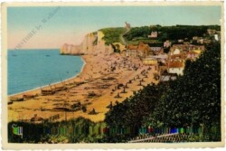 ak217468 Etretat, Vue generale de la Plage