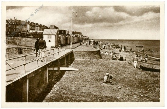 Luc-sur-Mer, La digue et la plage