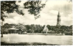 ak217523 Nimes, L'Esplanade et la Fonaine Pradier