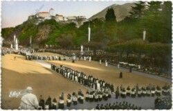 Lourdes, La Procession