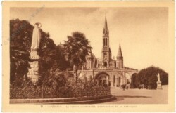 Lourdes, La vierge couronnee