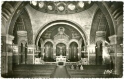 Lourdes, Interieur de la Basilique