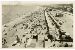 ak218470 Senigallia, Veduta parziale spiaggia e levante