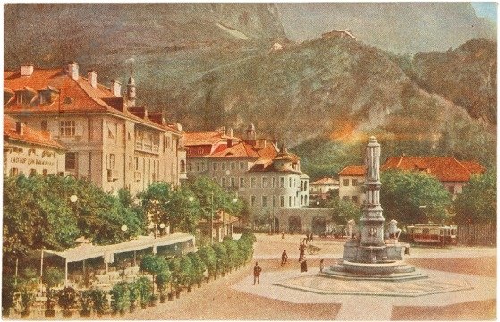 ak218523_1 Bolzano (Bozen), Piazza Walter col Virgolo