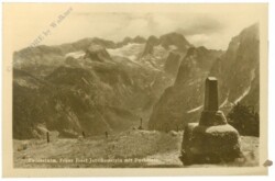 Zwieselalm, Franz Josef Jubiläumstein mit Dachstein