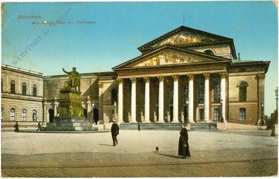 München, Max-Joseph-Platz mit Hoftheater