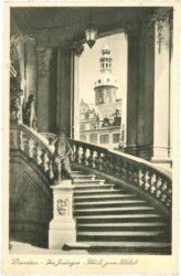 Dresden, Im Zwinger, Blick zum Schloss