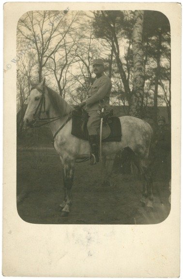 ak219348 Soldat am Pferd