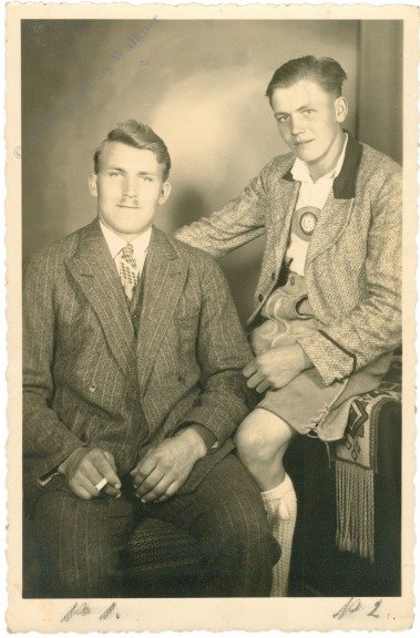 ak219460 Vater und Sohn