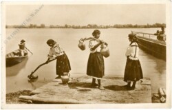 Wasserträgerinnen an der Donau bei Mohacs