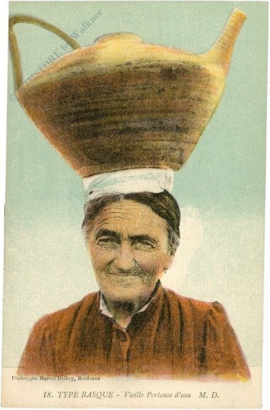 Type Basque - Vieille Porteuse d'eau