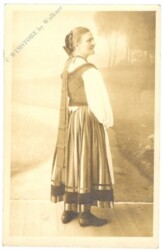 Dame in Tracht