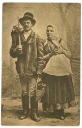 Pärchen in Tracht