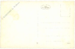 ak220470a Hinter Bäumen versteckt