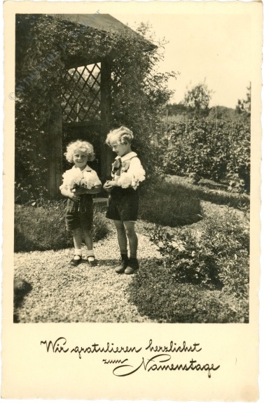 namenstag: kinder mit blumen