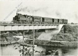 lokomotive 75.772 mit p 4219 auf der brücke über die alte donau