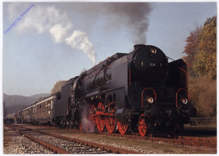 akg10668 Schnellzuglokomotive 12.14 der ÖGEG