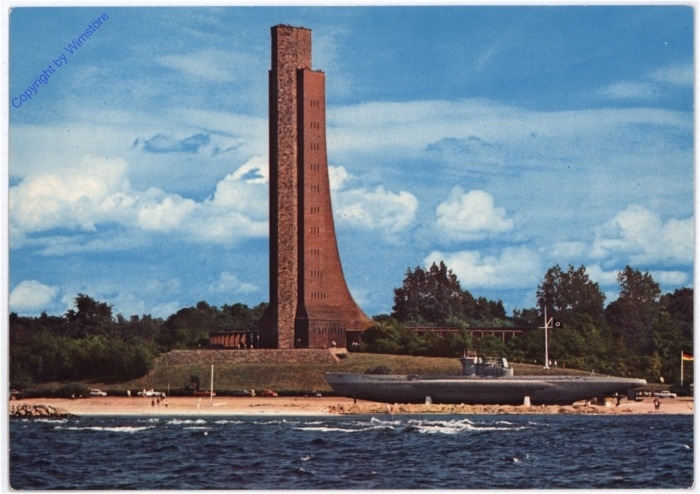 akg10797 Marine-Ehrenmal und U 995, Ostseebad Laboe