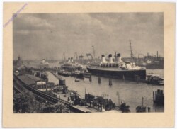 akg10925 Dampfer im Hafen