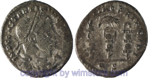 v30555 Constantinus I. Magnus 306 - 337, Rom, Follis, 23,1 mm, 4,22 g, IMP CONSTANTINVS P F AVG // SPQR OPTIMO PRINCIPI (teilweise nicht lesbar) / RS, AE, ss