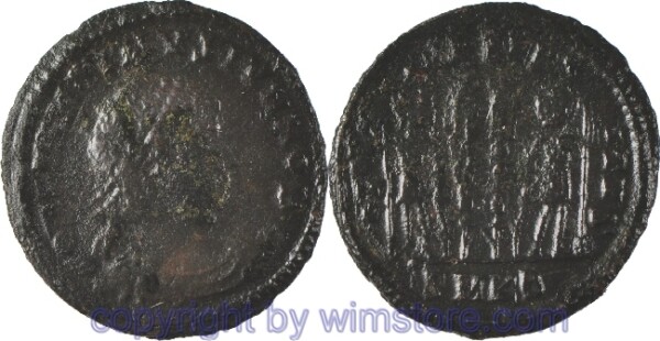 Constantinus II. 317 - 340, Cyzicus, Follis, 17,9 mm, 1,73 g, CONSTANTINVS IVN NOB C // CLORIA EXERCITVS / SMKB, AE, -ss