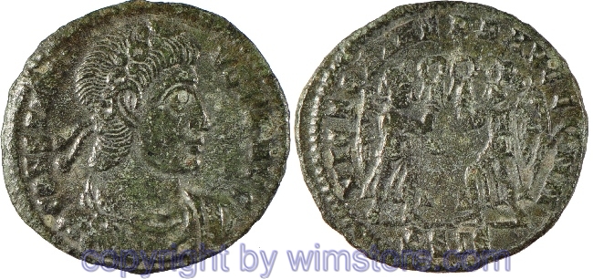 Constantius II. 324 - 361, Siscia, AE 4, 16,5 mm, 1,32 g, CONSTANTIVS P F AVG // VICTORIAE DD AVGG Q NN / ΔSIS, AE, ss