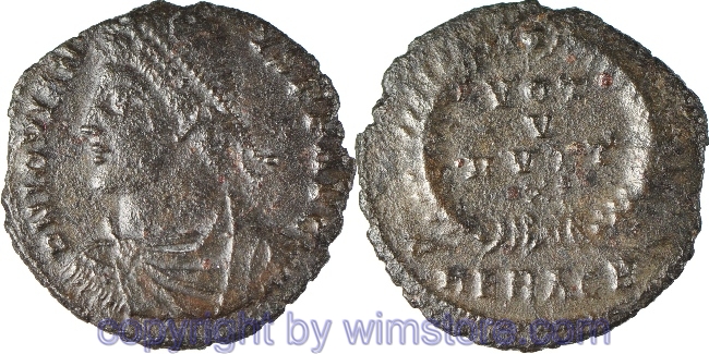 Jovianus 363 - 364, Heraclea, AE Mittelbronze, 19,7 mm, 2,75 g, D N IOVIANVS P F AVG // Kranz mit Inschrift / HERACB, s-ss